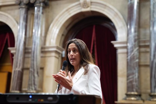 Consejera catalana de Euucación comparecerá el martes en el Parlament por la paralización de las adjudicaciones docentes
