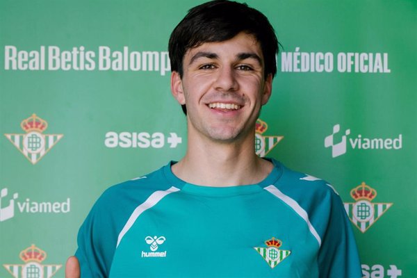 El joven delantero uruguayo Gonzalo Petit ficha por el Real Betis hasta 2031