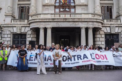 Una concentración en Valencia denuncia la 