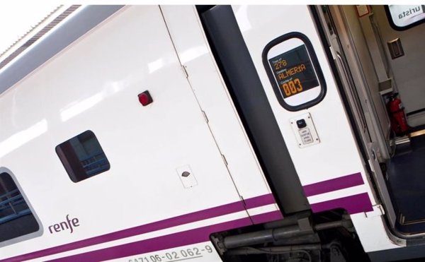 El Gobierno defiende los avances que permiten viajar de Almería a Madrid en alta velocidad sin transbordos