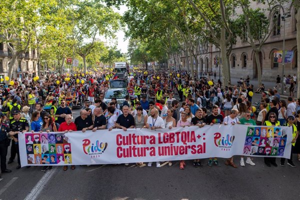 Empieza la manifestación del Pride Barcelona con Collboni, Menor, Redondo y Urtasun