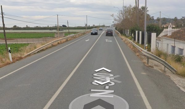 Un fallecido tras la colisión de un coche y una moto en la N-340 en Vélez-Málaga