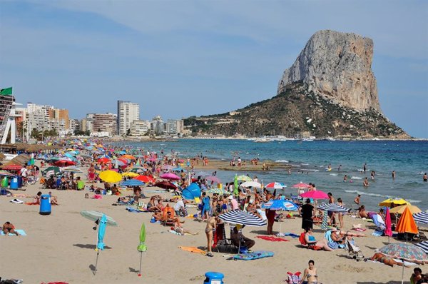 Alicante, Málaga y Murcia tendrán mañana alerta amarilla por calor, en una jornada con lluvias y tormentas en el Pirineo