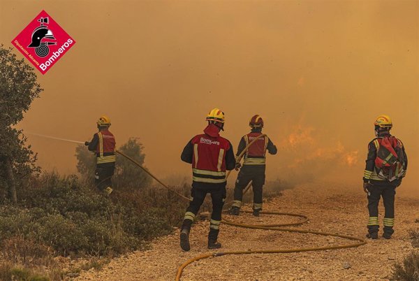 Controlado el incendio de Villena (Alicante) que ha afectado a C-LM tras quemar 56 hectáreas
