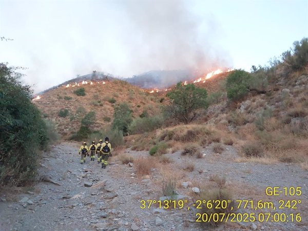 El Infoca controla el incendio de Lubrín (Almería) y trabaja en su liquidación