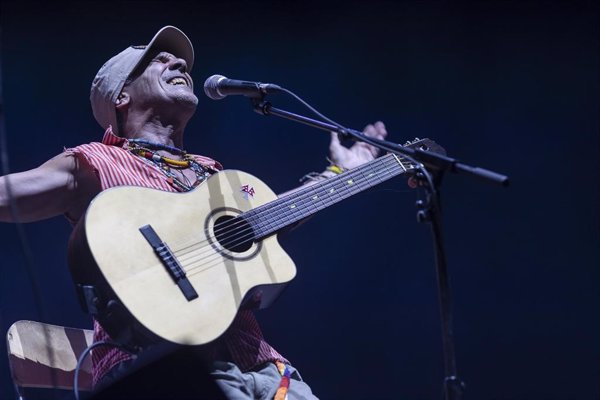 Manu Chao cierra el Alcazaba Festival de Badajoz con un potente directo