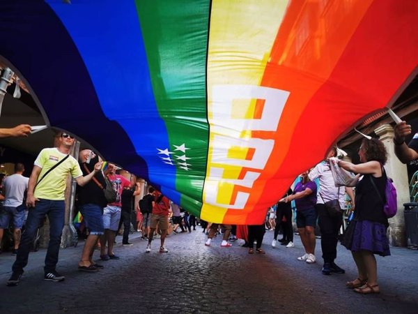 CCOO Madrid firma protocolo LGTBI que guarda el trabajo hasta 2 años a personas trans en proceso de afirmación de género