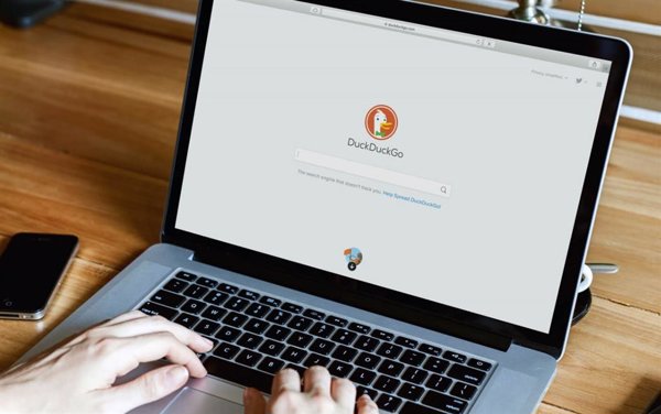 DuckDuckGo permite filtrar las búsquedas de imágenes para ocultar las que estén generadas con IA
