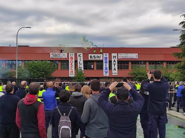 La plantilla de BSH avala preacuerdo con las condiciones para el cierre de la factoría de Esquíroz (Navarra)