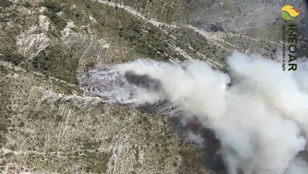 Medios del Gobierno de Aragón trabajan en la extinción de un incendio en Foradada del Toscar (Huesca)