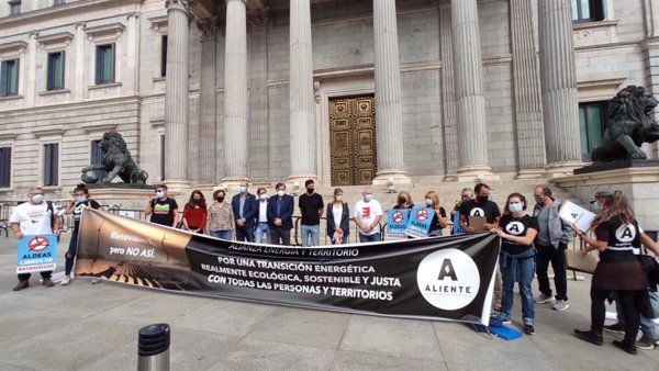 Más de 200 colectivos piden tumbar el decreto antiapagón por 