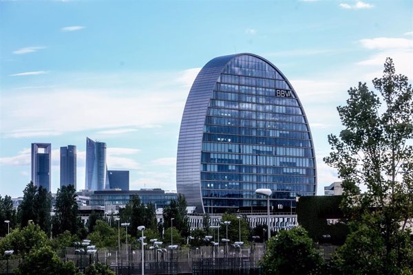 BBVA prevé lanzar su OPA a Banco Sabadell a principios de septiembre