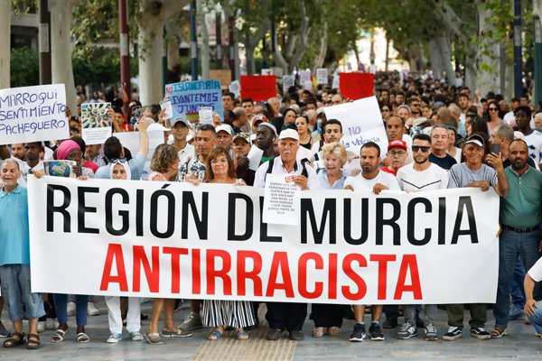 Miles de personas se manifiestan en Murcia para dejar claro que
