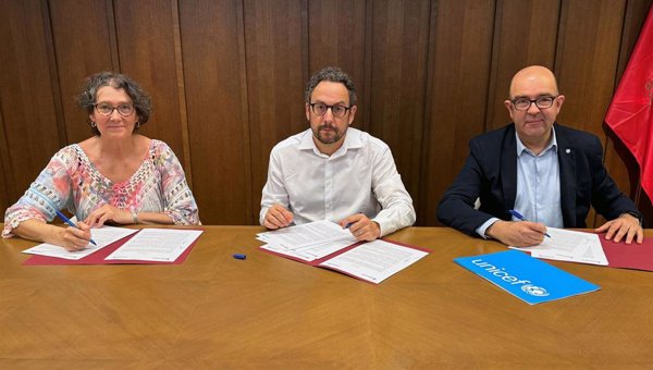 Navarra firma un acuerdo con Unicef para fomentar la participación de la infancia en asuntos públicos