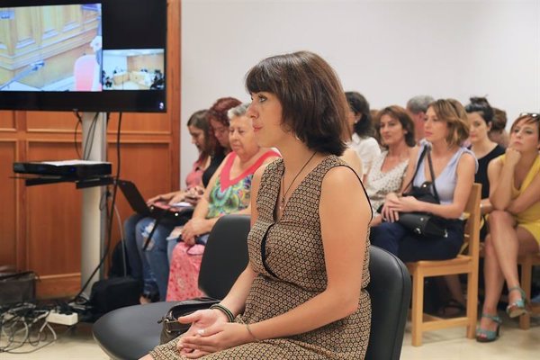 El Constitucional inadmite el recurso de Juana Rivas contra la orden de entrega de su hijo al padre en Italia
