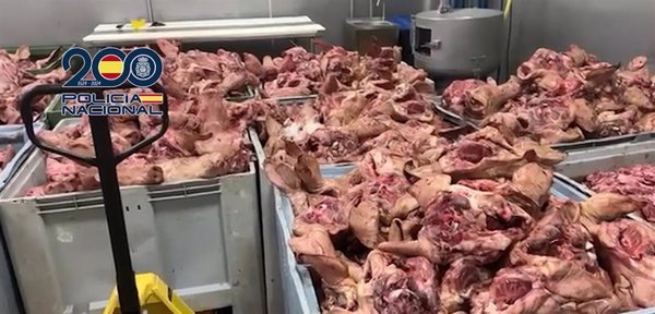 Detenidas tres personas por estafar más de 200.000 euros haciéndose pasar por una empresa cárnica