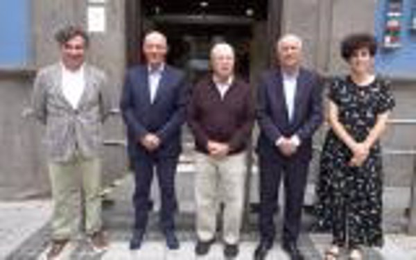 El socialista José Segura renueva al frente de la dirección de Casa África