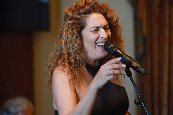 Estrella Morente rinde homenaje a Rocío Jurado o Édith Piaf en 'Estrella a estrellas': 