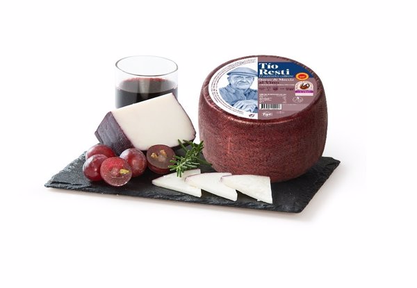 El queso de Murcia al vino DOP Tío Resti (Grupo TGT), elegido el mejor queso madurado de cabra de España 2025
