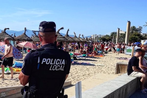 Herida en la pierna una anciana por el mordisco de un animal marino en la Playa de Palma (Mallorca)