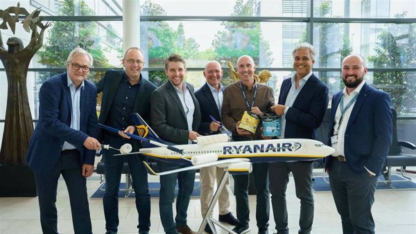Ryanair amplía su acuerdo de pintura con MASS Aviation hasta 2035