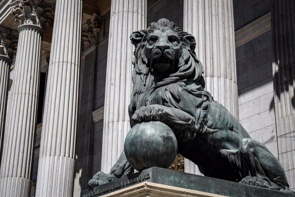 El Congreso mantiene el acuerdo de ERC y PSOE sobre veterinarios en la Ley que crea la Agencia de Salud Pública