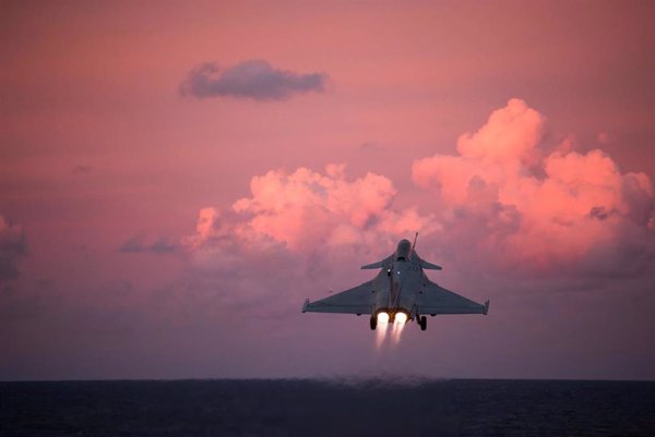La filial de aviación de Dassault redujo casi un 30% sus ganancias en el primer semestre, hasta 334 millones