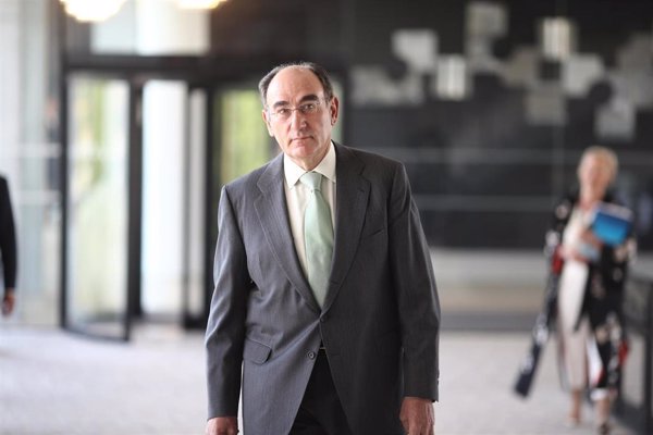 Galán (Iberdrola) cree que la propuesta de la CNMC de retribución a las redes 