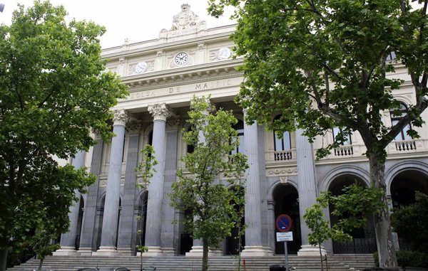 El Ibex 35 se impulsa un 1,19% a media sesión, por encima de los 14.200, tras acuerdo entre EEUU y Japón
