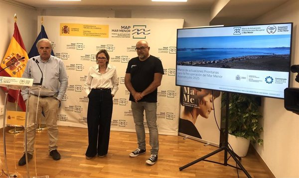 El Mar Menor, en alerta al multiplicarse por 5 los niveles de clorofila, aumentar la turbidez y reducirse la luz