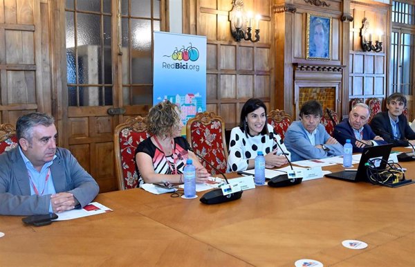 París, Madrid, Barcelona, Málaga o Bilbao debaten en Santander sobre la bici y la movilidad sostenible