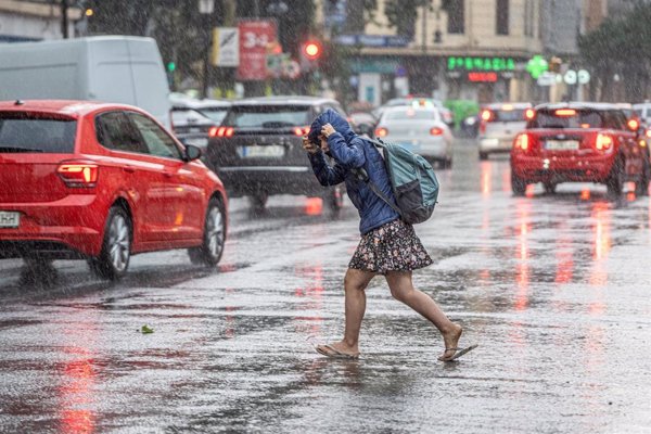 Los termómetros inician su descenso, con hasta 10ºC menos de lo normal mañana, pero el sábado llegarán a 40ºC en el sur