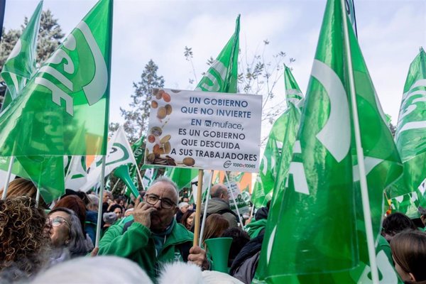 CSIF retomará las movilizaciones por Muface en septiembre tras abandonar 65.000 funcionarios el concierto