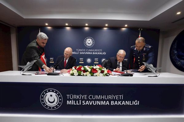 Turquía firma un acuerdo preliminar con Reino Unido para la compra de aviones Eurofighter