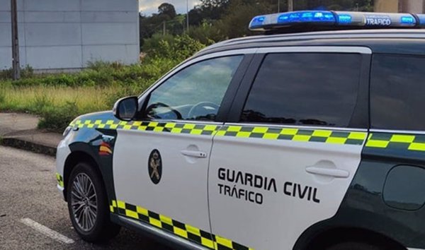 Cortada al tráfico la A-44 en Campotéjar (Granada) sentido Bailén (Jaén) por el incendio de un camión
