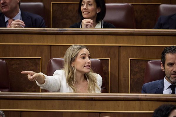 El PSOE cree que Noelia Núñez incumple el Código ético del Congreso y le insta a quitar el falso doble grado de su ficha
