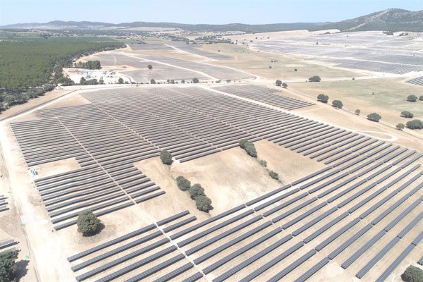 Acciona Energía pone en marcha un nuevo complejo fotovoltaico en Jarafuel (Valencia)