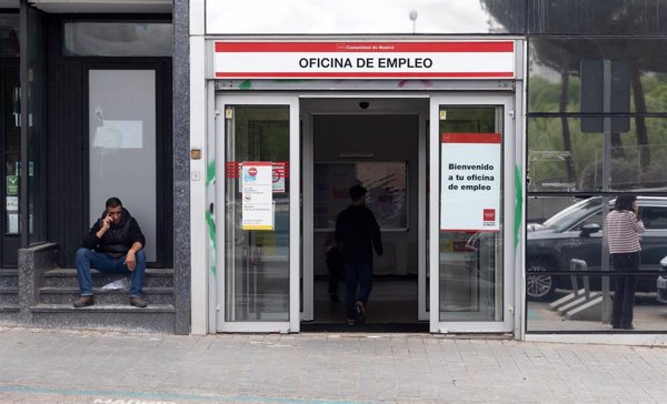 El paro baja en 236.100 personas en el segundo trimestre y se logra el máximo de 22 millones de ocupados
