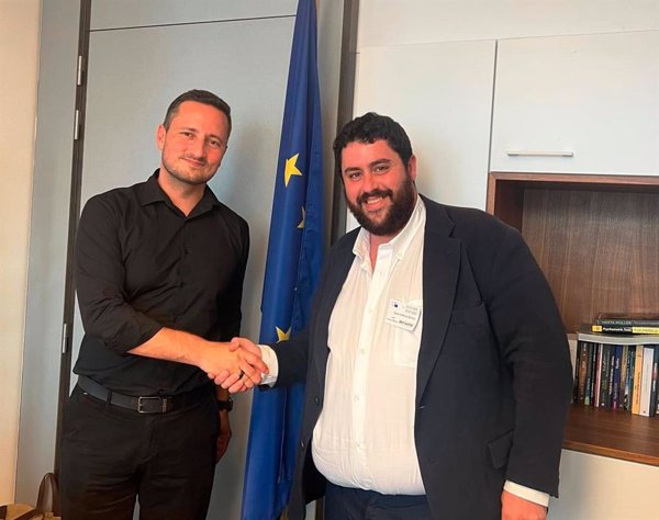 Un vicepresidente del Europarlamento se compromete a visitar la zona afectada por la dana