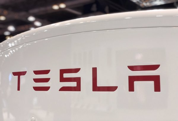 Tesla cede un 9% en su apertura de Wall Street tras caer su beneficio un 16% en el segundo trimestre