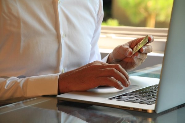 Tres de cada diez consumidores compran de segunda mano 'online' en España y Portugal, según CTT Express