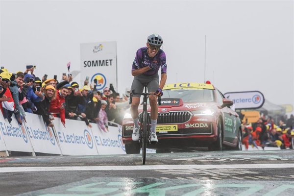 O'Connor vence y Pogacar remata a Vingegaard en el Col de la Loze