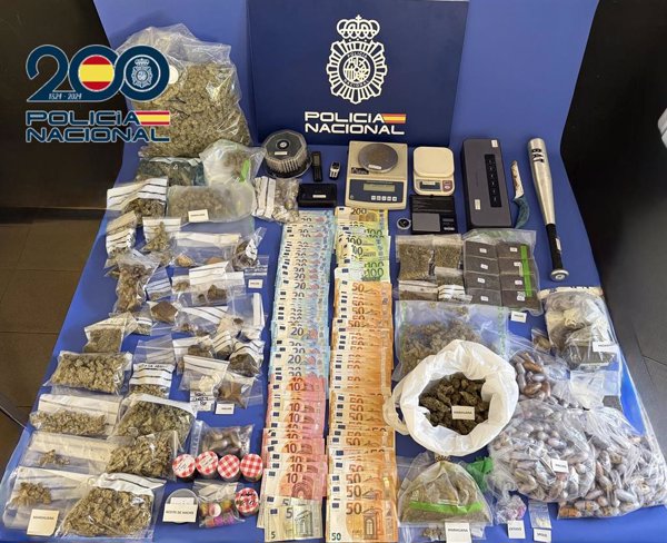Desmantelado en Córdoba un club de 'cannabis' y una plantación 'indoor' de marihuana