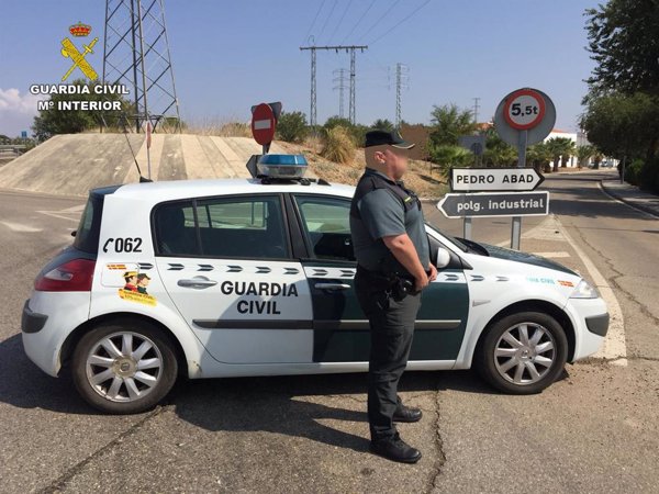 Tres investigados en Córdoba por estafar 23.000 euros en la compra de teléfonos móviles de alta gama