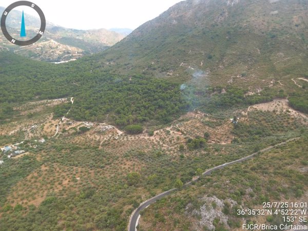 Controlado el incendio forestal declarado en un paraje de Ojén (Málaga)