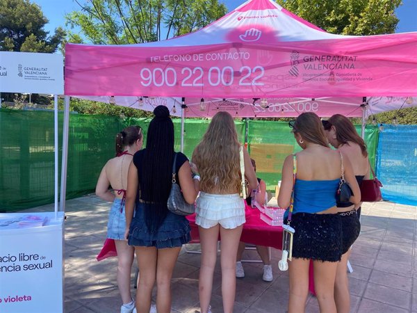 La Comunidad Valenciana instala puntos violeta contra agresiones sexuales en festivales, conciertos y fiestas en verano