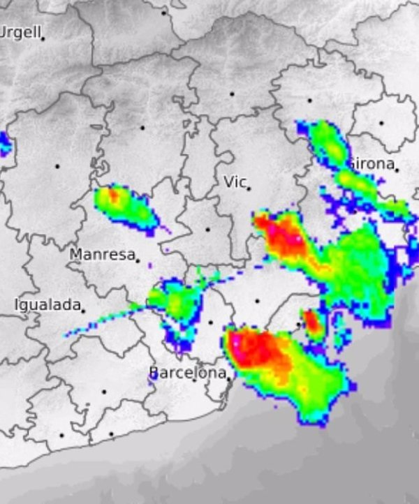 Los Bomberos reciben unos 20 avisos en 1 hora por servicios relacionados con las lluvias fuertes en Cataluña
