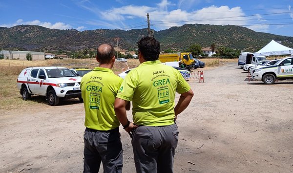 Extinguido el incendio forestal junto al Castillo de la Albaida (Córdoba) que obligó a evacuar a 500 personas