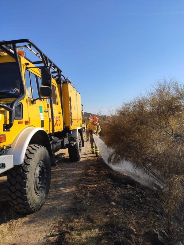 El Infoex da por estabilizado el incendio forestal de Valdecaballeros (Badajoz) y desactiva el nivel 1
