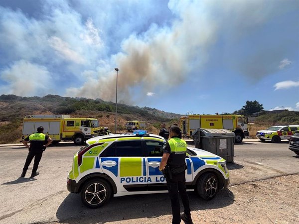 Controlado el incendio de Agua Marina en Algeciras, que desactiva la Fase 1 del Plan de Emergencia
